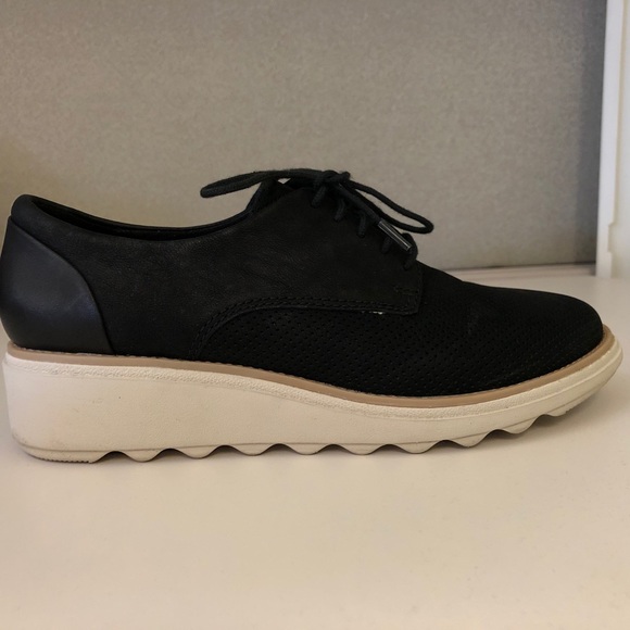 Clarks Oxford Shoes - Picture 3 of 4